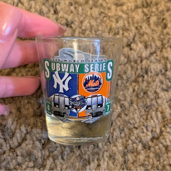 SOLD! 2000 World Series subway series shot glass - Picture 3 of 5